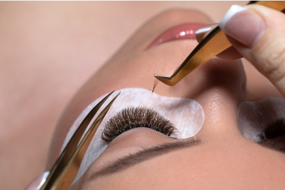 Volume fans application in a student lash training class